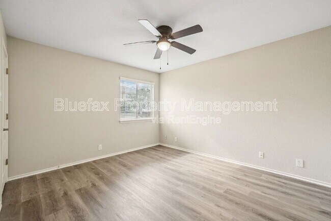 Building Photo - 422 Granite Bay