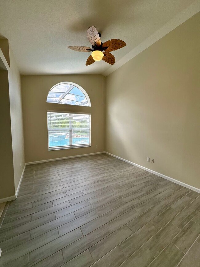 Building Photo - 3 Bedroom 2 Bathroom in Clermont