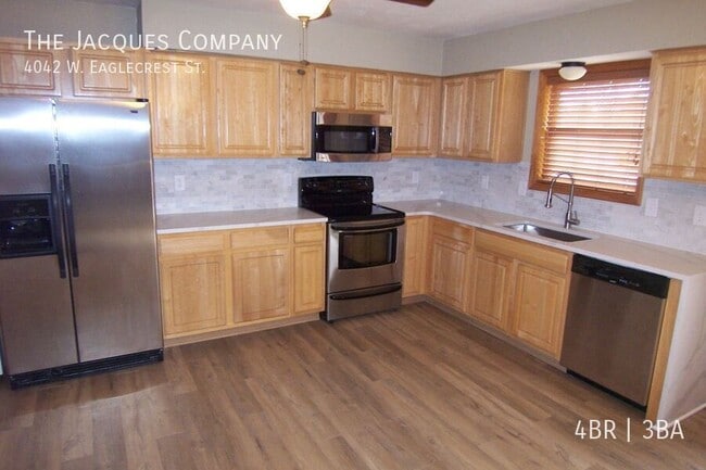 Building Photo - 4042 W Eaglecrest St