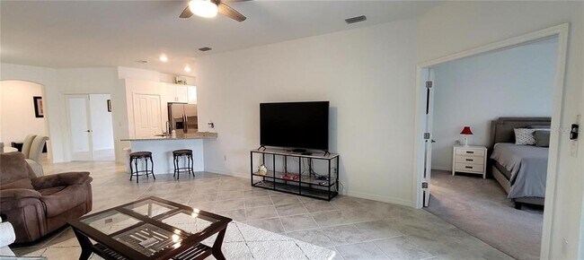 Building Photo - 2168 Gardenia Ave