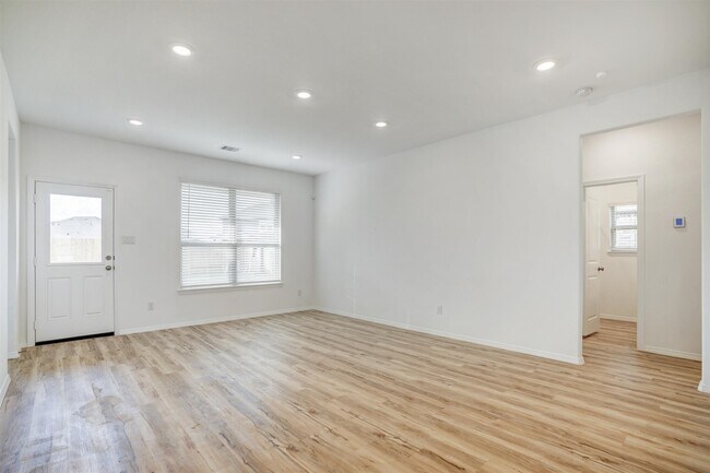 Building Photo - 3719 McCrary Falls Wy