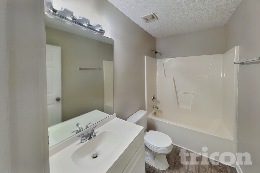 Building Photo - 4019 Cedarbark Drive Matthews NC