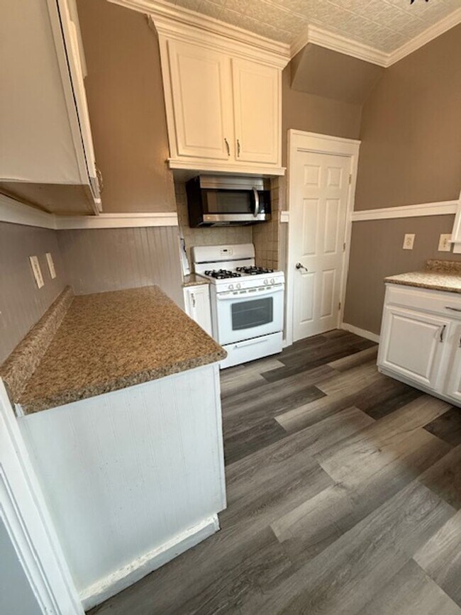 Building Photo - 3 Bedroom / 1 Bath house with Garage in Peoria