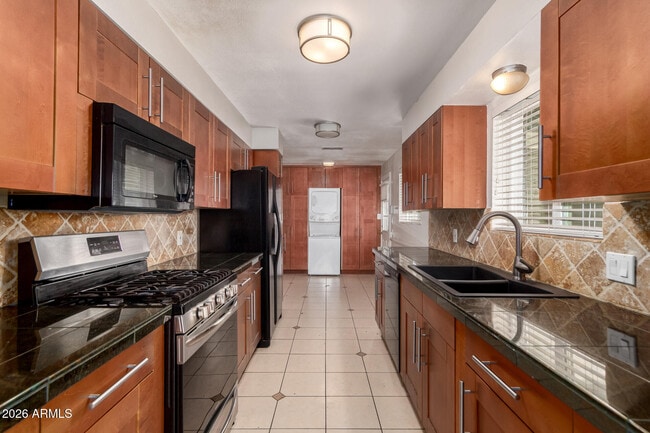 Building Photo - 1887 E Palmcroft Dr