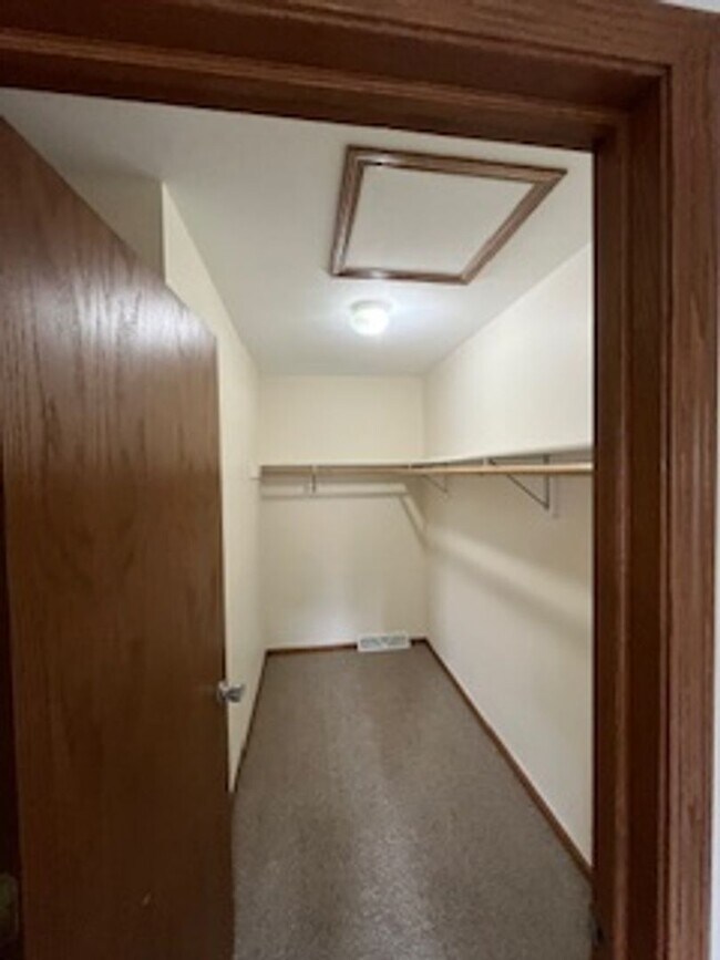 Building Photo - 514