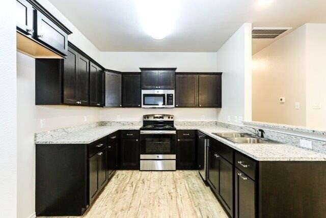 Building Photo - 6, 9 or 12 month Lease! Cooper Schools/ So...