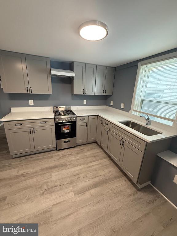 Building Photo - 122 W All Saints St