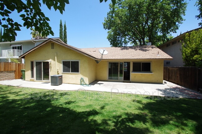 Building Photo - 29362 Hillrise Dr