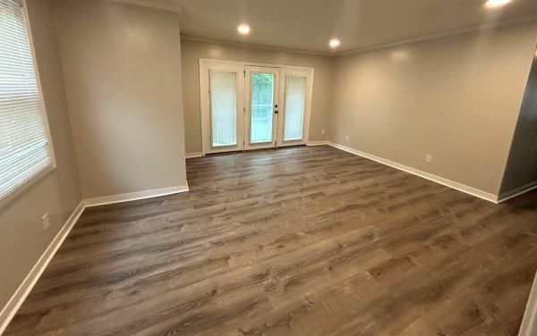 Building Photo - Oak Ridge 3bd/1ba Ranch