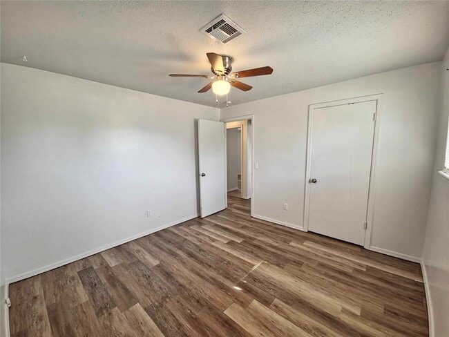 Building Photo - 3224 Lazy Ln