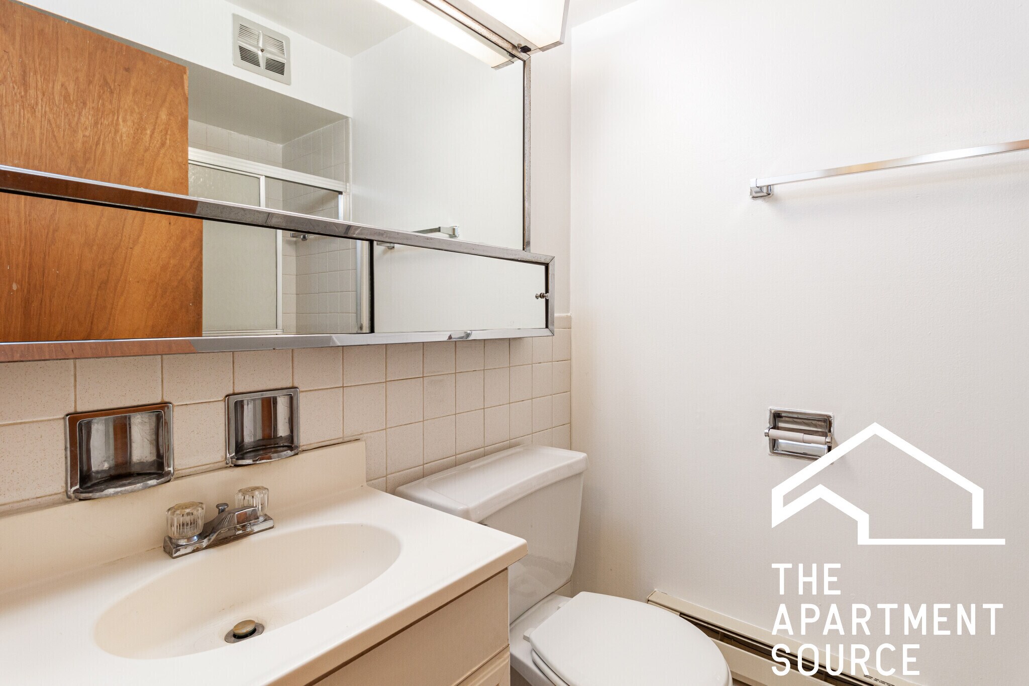 Building Photo - 665 W Wrightwood Ave