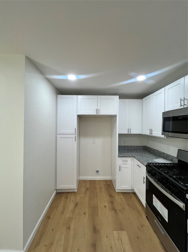 Building Photo - 3538 Orange Grove Dr