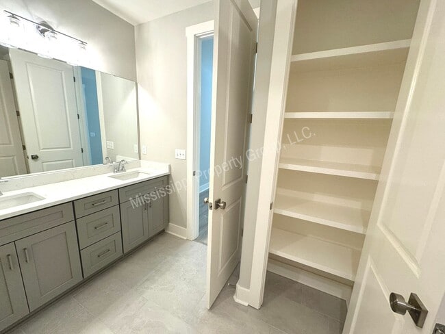 Building Photo - 3BD/3.5BA FOR RENT IN THE RESERVE