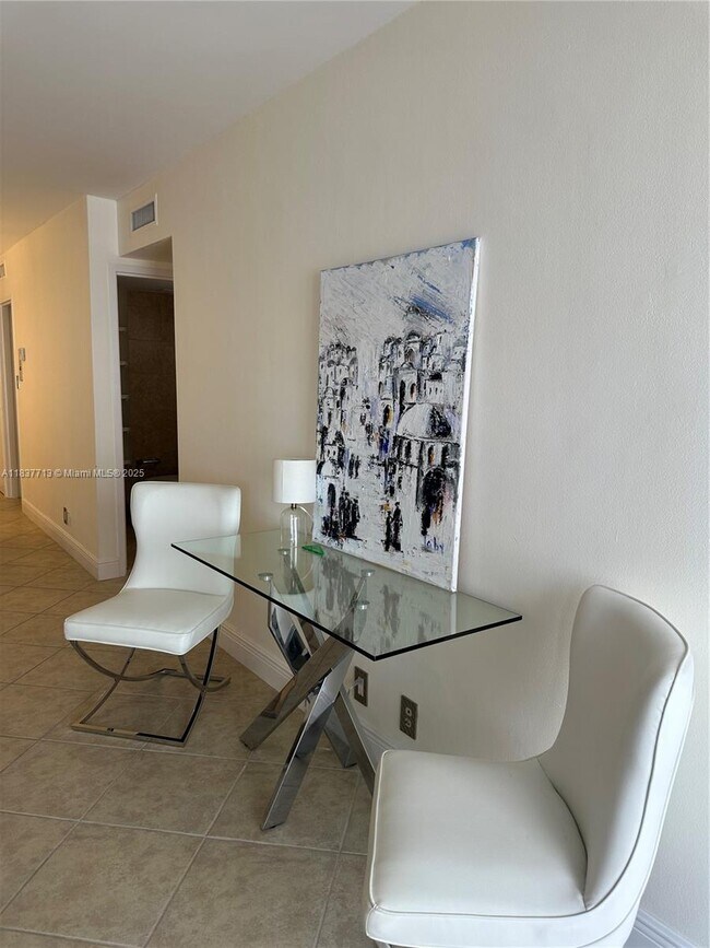 Building Photo - 9225 Collins Ave