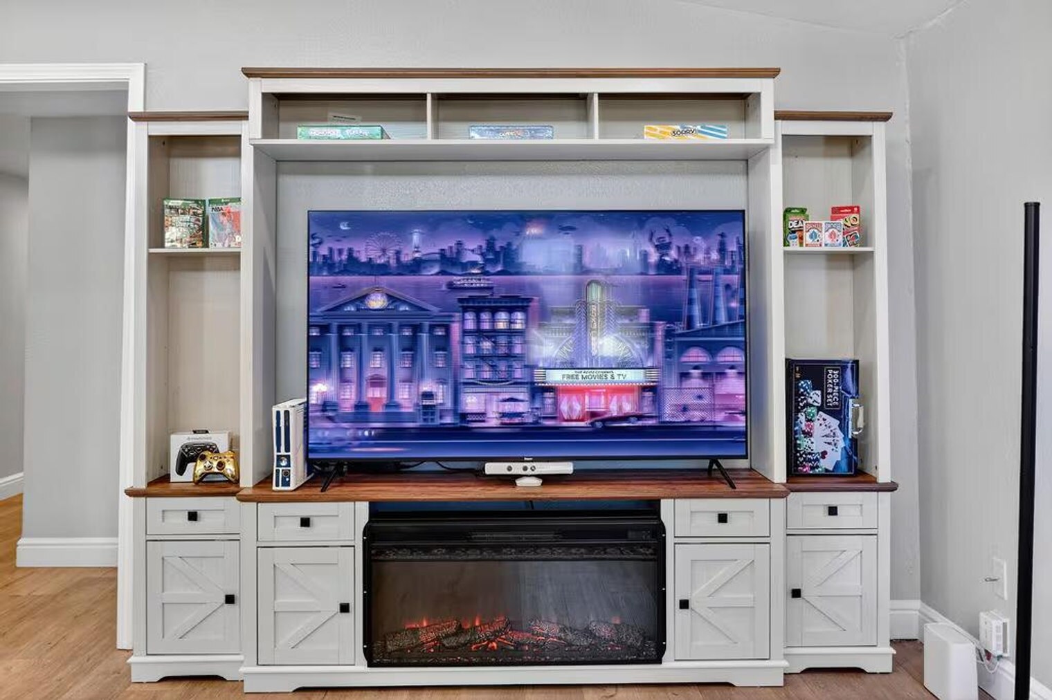 Building Photo - 768 Lakechime Dr