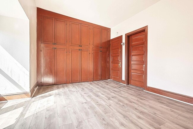 Building Photo - Available Now - Spacious 4 Bedroom, 1.5 Ba...