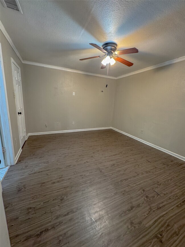 Building Photo - 14244 Bay Gardens Dr