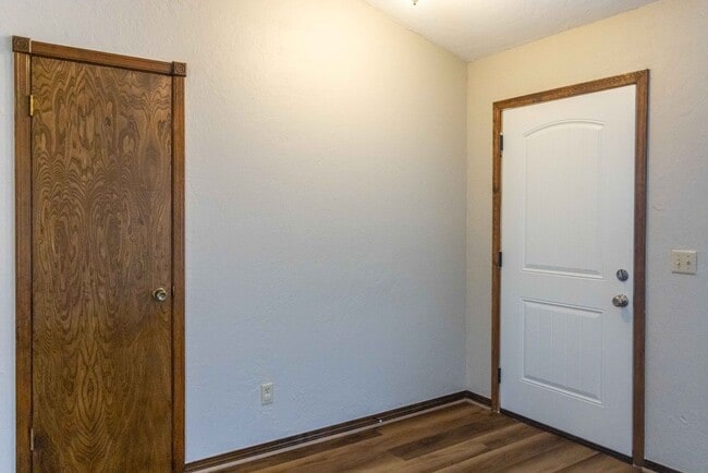 Building Photo - Single Family Home Weatherford