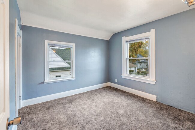 Building Photo - 645 Yondota St