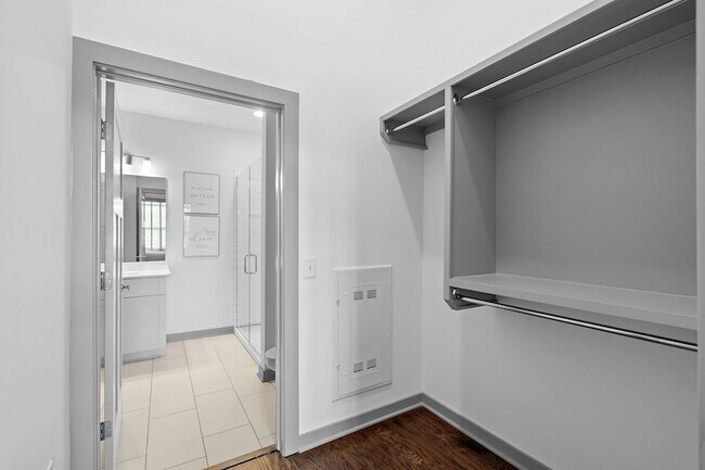 Building Photo - 1638 54th Ave N