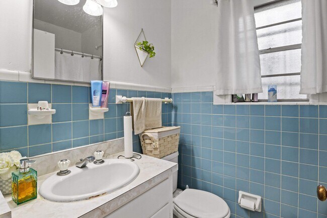 Building Photo - 204 Ruby Hubbard Way