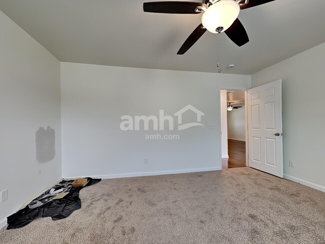 Building Photo - 423 Seabreeze Drive