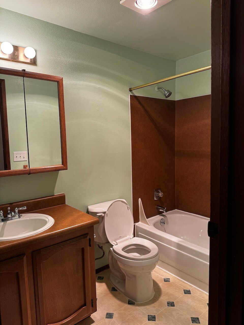 Building Photo - 820 Cady Rd