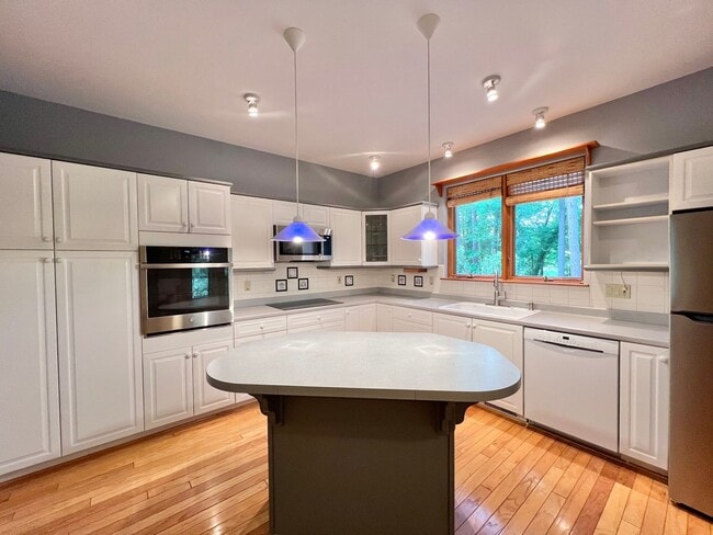 Building Photo - 3005 Hickory Tree Pl