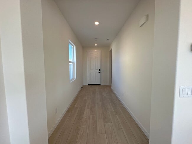 Building Photo - Have you outgrown the noise and the traffi...