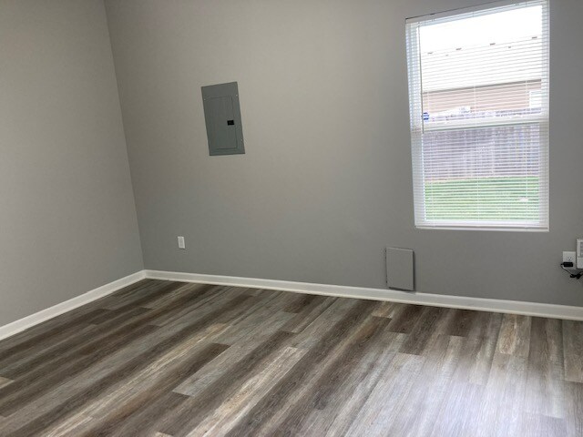 Building Photo - 5357 N Cypress Dr
