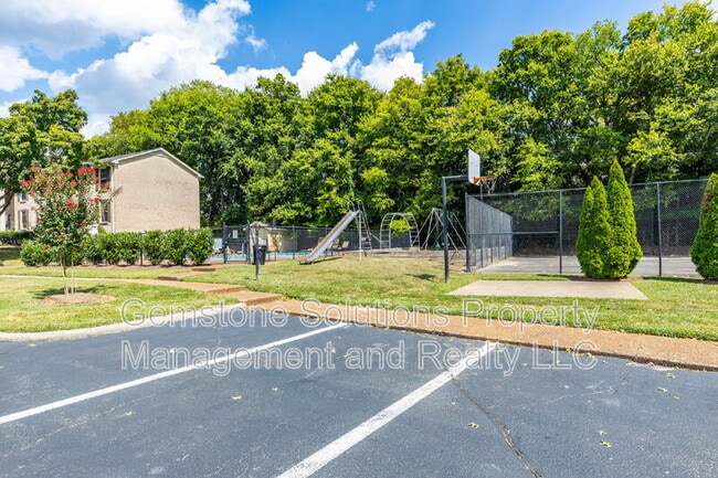 Building Photo - 1011 Murfreesboro Rd