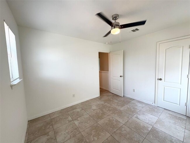 Building Photo - 2502 Perkins Pl