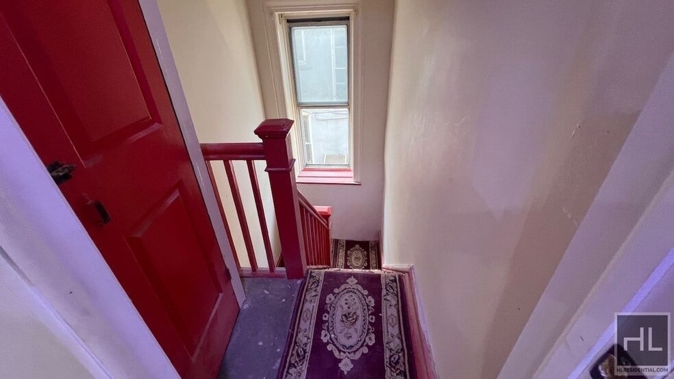 Building Photo - 317 E 49th St