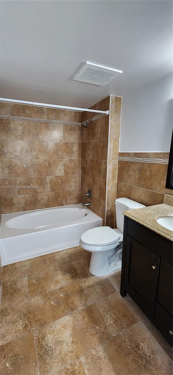 Building Photo - 2665 SW 37th Ave