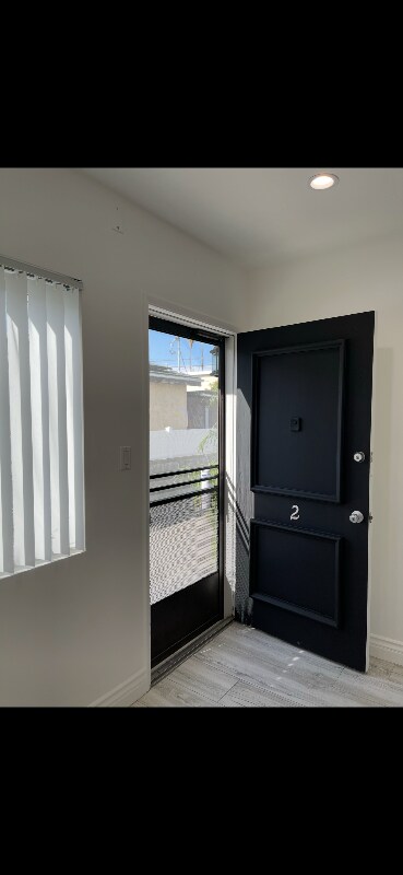 Building Photo - 3433 Madera Ave