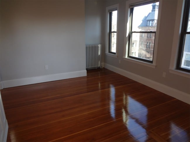 Building Photo - 19 Seaverns Ave