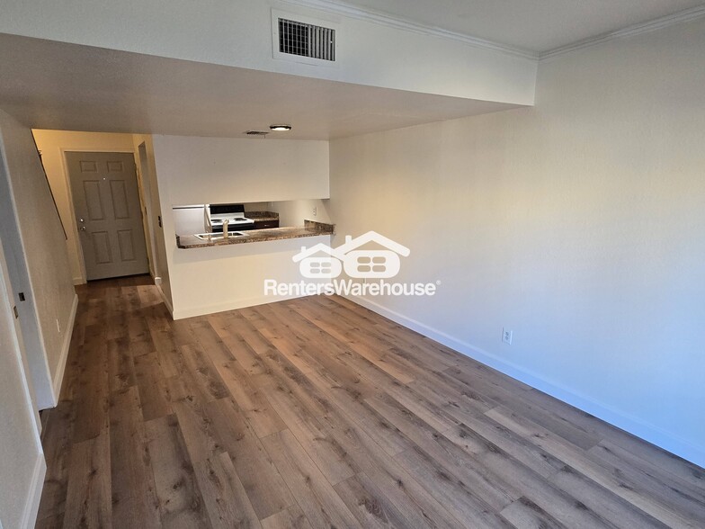 Building Photo - 12245 N 21st Ave
