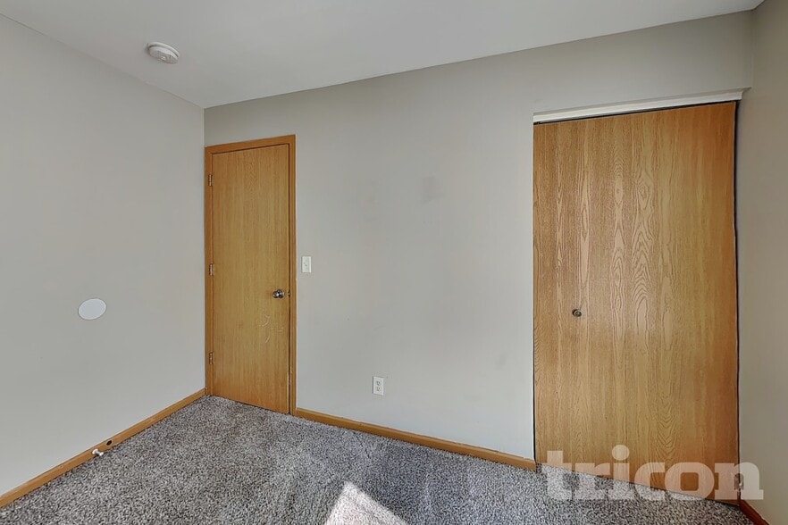 Building Photo - 719 Bayles Dr