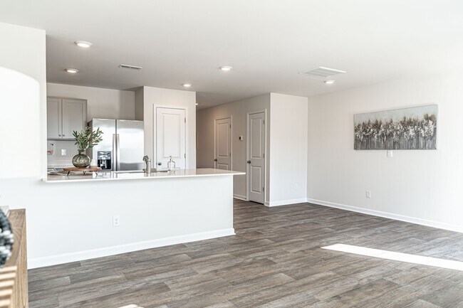 Building Photo - 205 1st St