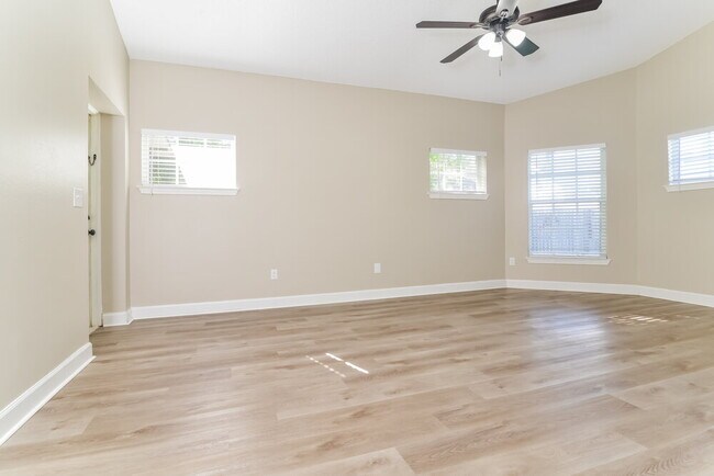 Building Photo - 1968 Downs Ct