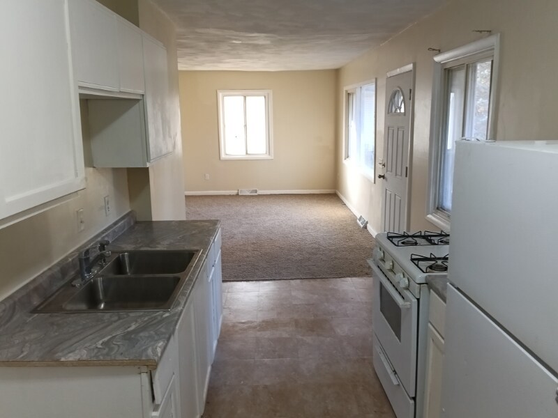 Building Photo - 1137 Regent St