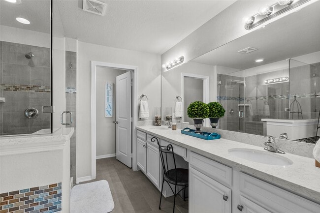 Building Photo - 715 Bayshore Dr