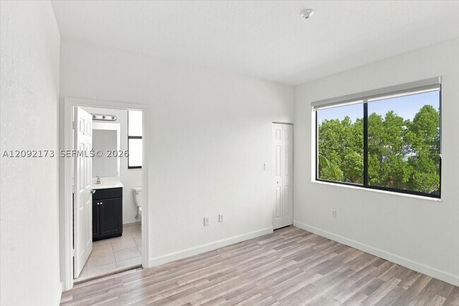 Building Photo - 336 NE 210th Way