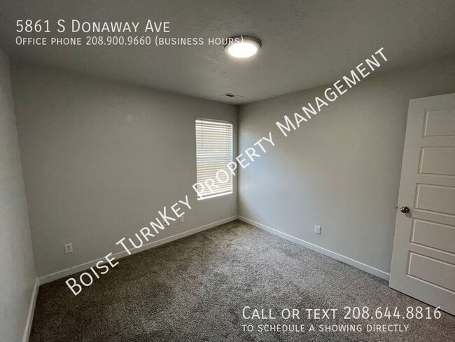 Building Photo - 5861 S Donaway Ave