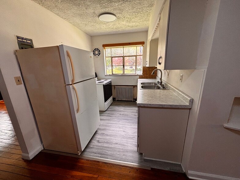 Building Photo - 360 Ross Ave