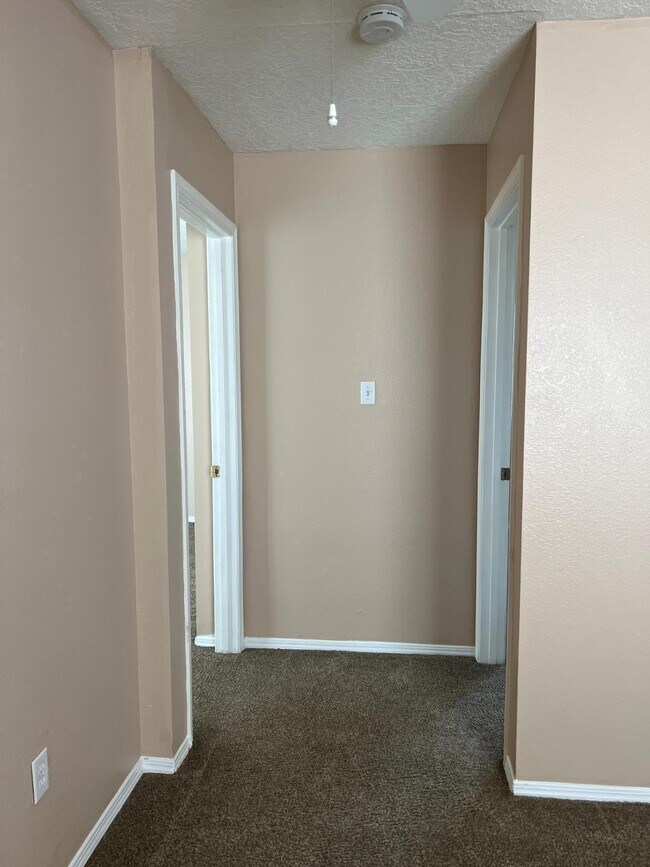 Building Photo - 2804 Quail Pointe Dr NW
