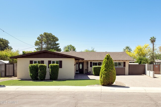 Building Photo - 8643 E Palo Verde Dr