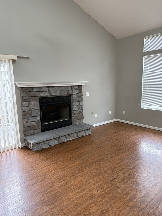 Building Photo - 5602 Thornbriar Ln