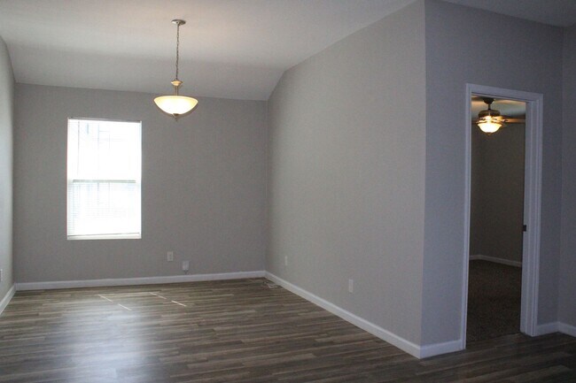 Building Photo - Meadow Brook