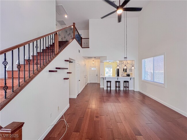 Building Photo - 541 Sierra Morena St
